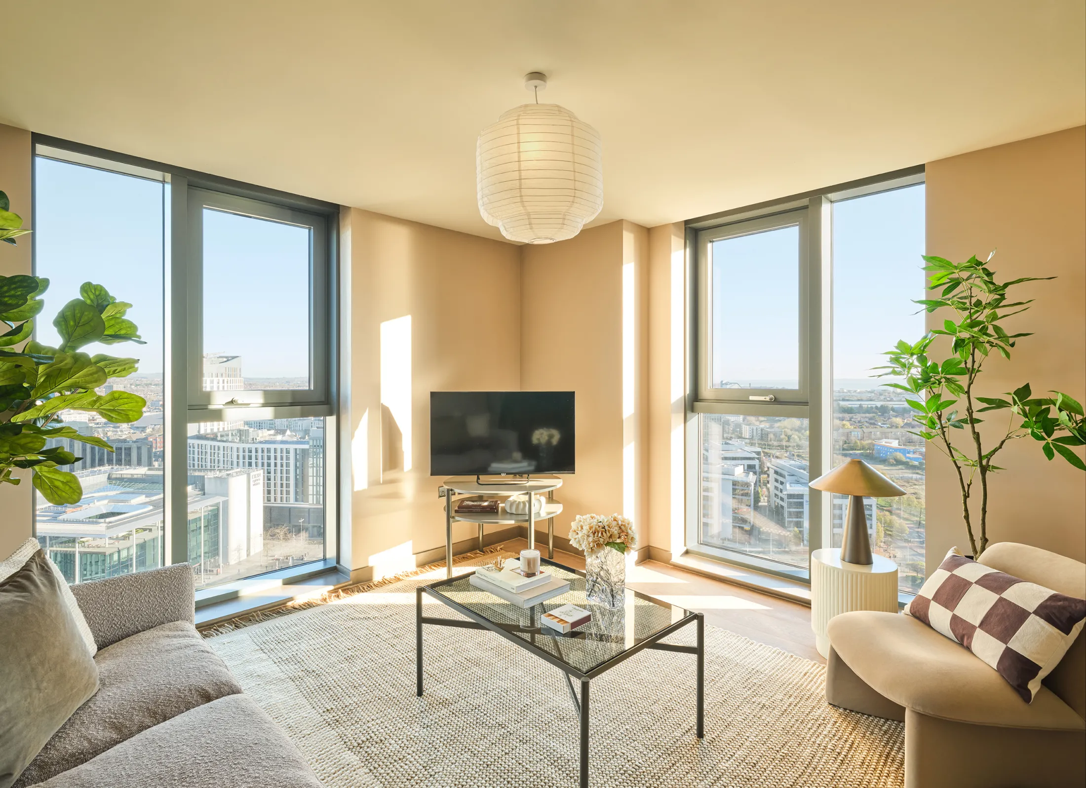 Tai Afon - 1 bedroom apartment, Living room with views