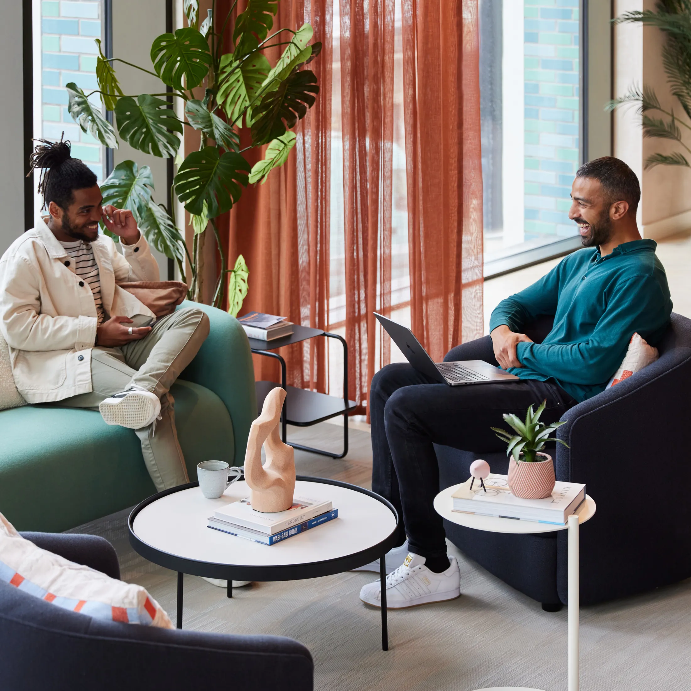 Tai Afon - Friends relaxing in Amenity lounge