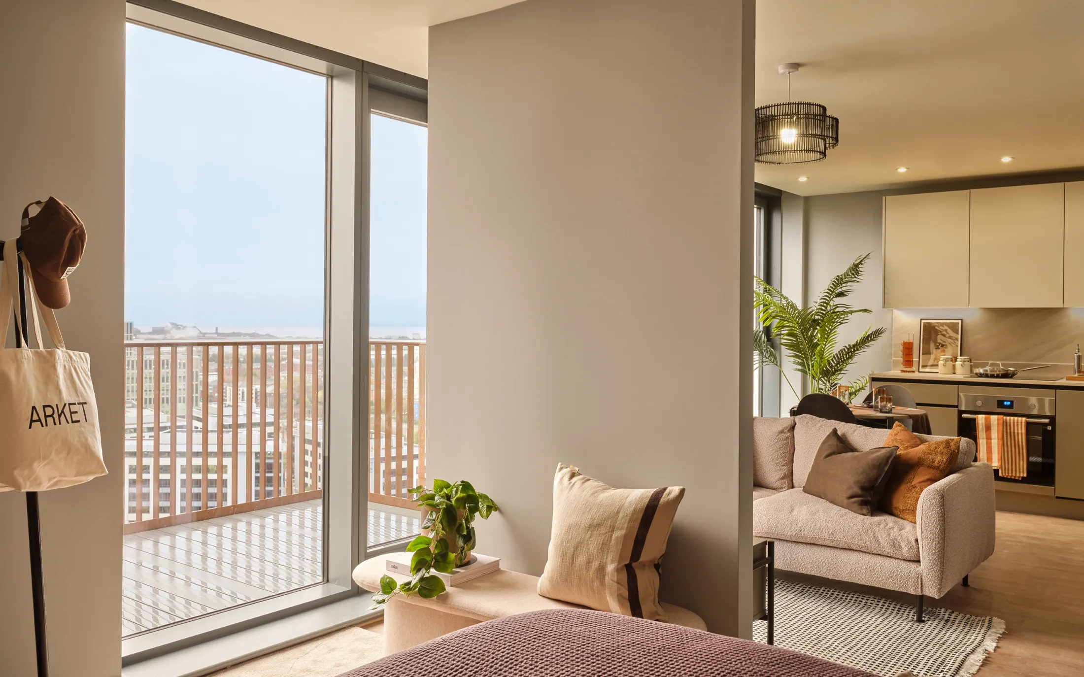 Tai Afon - Studio Apartment - Floor to cieling windows